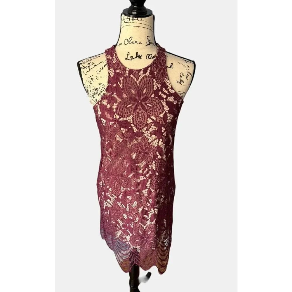 Express Dress XS Burgundy Wine Floral Lace Sleeveless Sheath Scalloped Mini